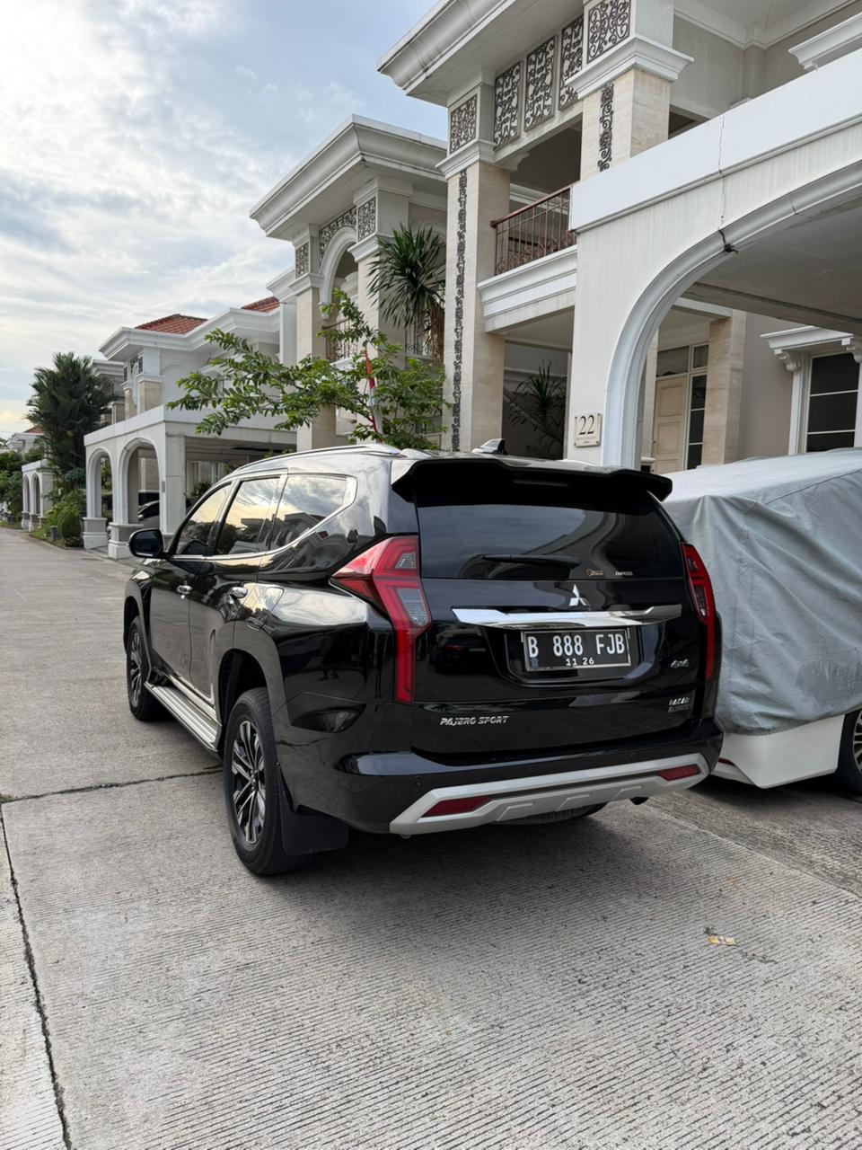 Gambar PAJERO SPORT 2.4 DAKAR 4X4 ULTIMATE AT